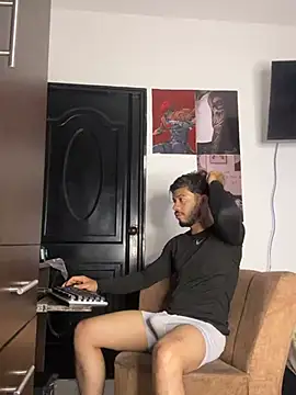 Chat XXX ao vivo de Enzomoretti__