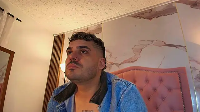 Show modela Kevin_Spenser na web-kameri