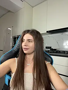 CurlyLara – Naživo XXX chat
