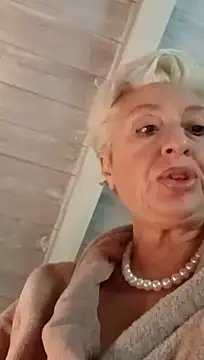 Živý XXX chat divinaerotica