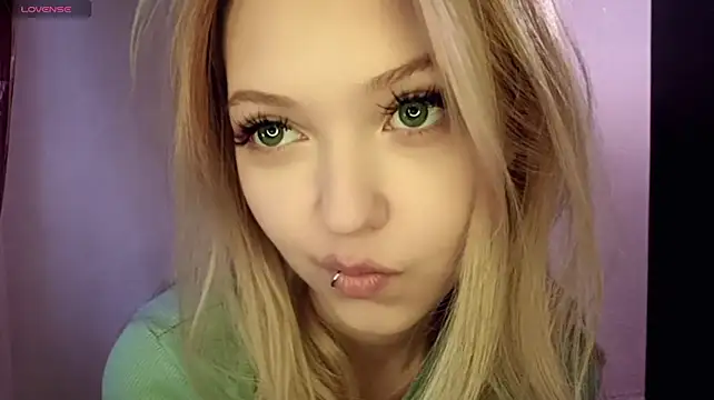 ChantellStremmel Chat XXX live