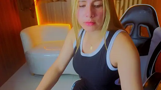 Aratna_Blonde_Tx Chat XXX live