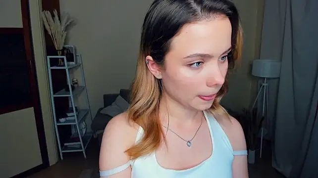 RuthieSaris Chat XXX live