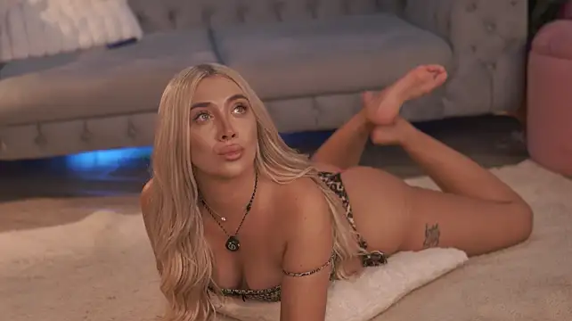HottieJessyeX Chat XXX live