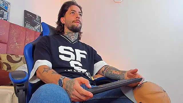 ALPHA_MASTER1 Chat XXX live
