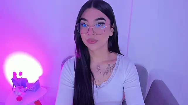 RoseCassie Adlı Modelin Canlı XXX Sohbeti