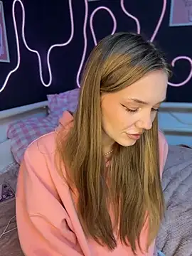 MilaMoone Chat XXX live