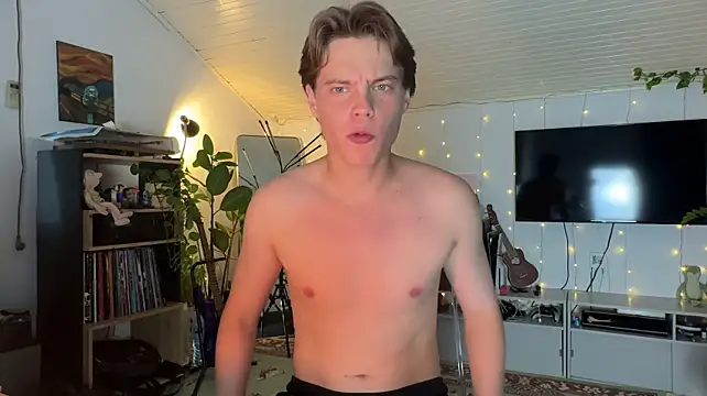 RusBradPitt Adlı Modelin Canlı XXX Sohbeti