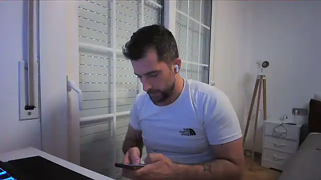 Chatroom XXX en direct de alex877x