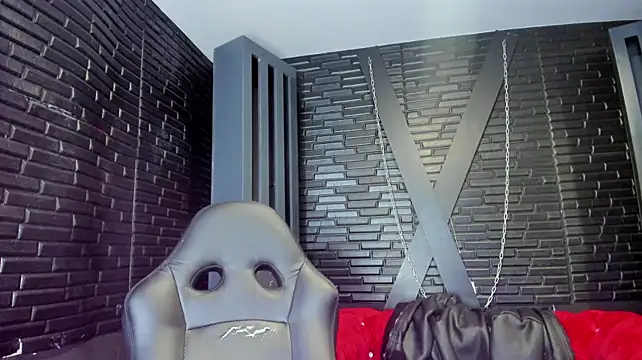 צ'אט XXX בשידור חי של hunterheat__