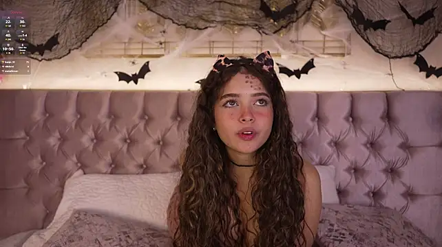 Czat XXX na żywo – Emi_Petite