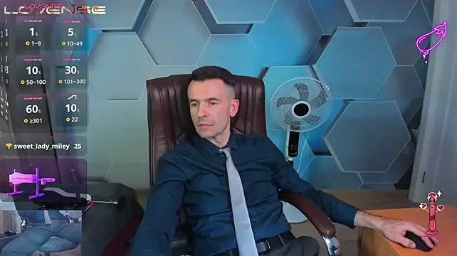 XXX chat uživo modela SteveTiger