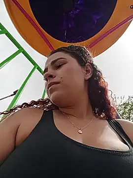 Mommy-Hot Adlı Modelin Canlı XXX Sohbeti