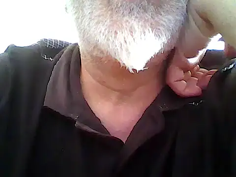 צ'אט XXX בשידור חי של xcimeru
