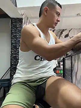 Czat XXX na żywo – Paul22cm-