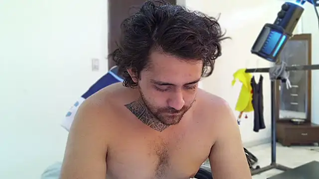 aronmiller404 Chat XXX in diretta