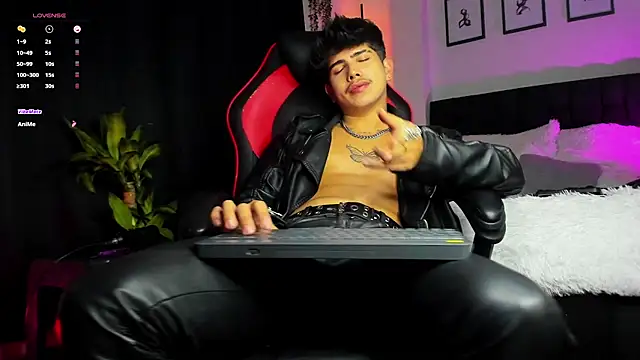 Онлайн чат XXX LyleBennett_