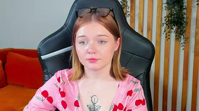 ElinaVale's Live XXX Chat