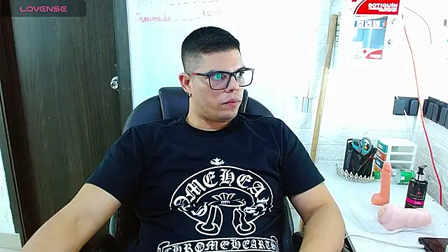 Realjoel01 élő XXX-chatje