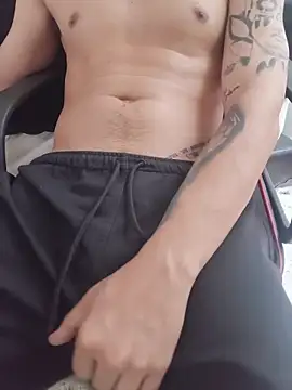AlphaMasterXxx – Live XXX-chat