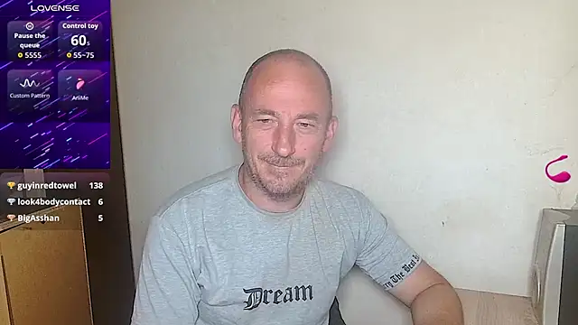 Johan___Barker Live XXX-chat