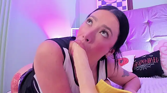 Chat +18 de lilyy_evanss ao vivo