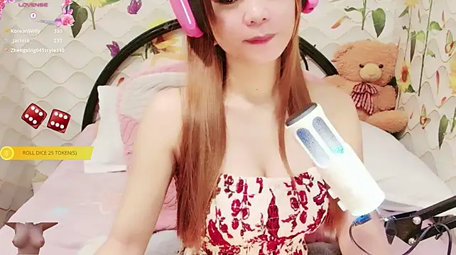 ChkxyBomb's Live XXX Chat