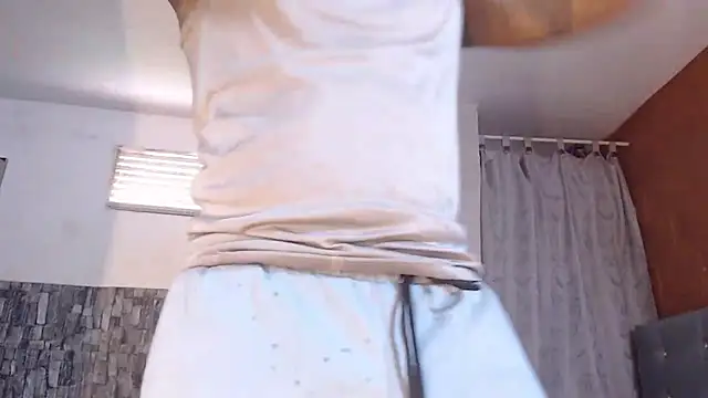 IsiahMaxwell live XXX chat
