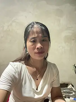 XXX chat uživo modela tinacum012