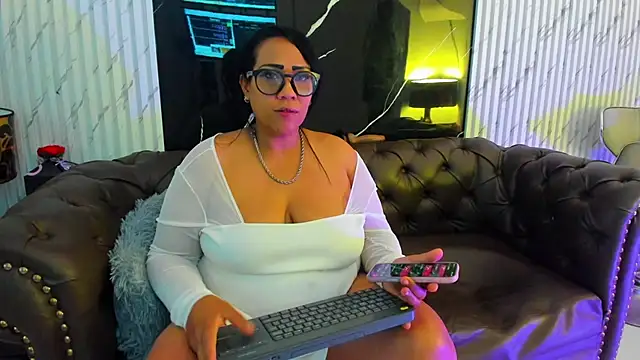 OliviaWilliamm Chat XXX in diretta