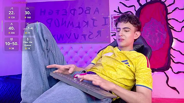 Chat XXX en directo de Eithan__wolf