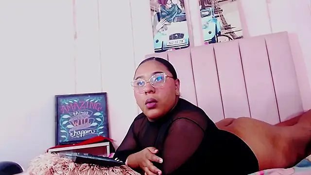 caliyah_curves Chat XXX in diretta
