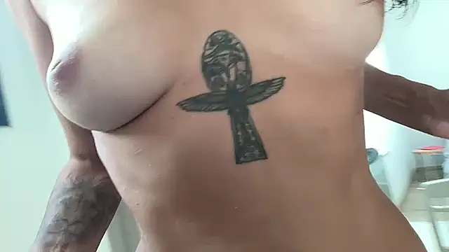 queencatx Chat XXX in diretta