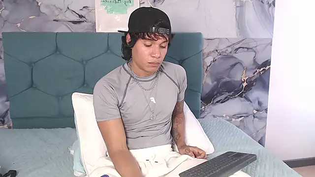 แชท XXX สดของ MaximilianRoth