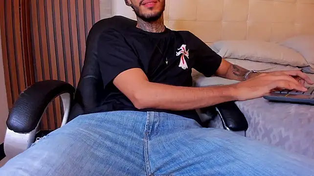 JacksonGreenn Chat XXX live