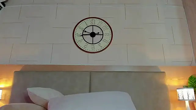 Megan_charles_ Chat XXX live