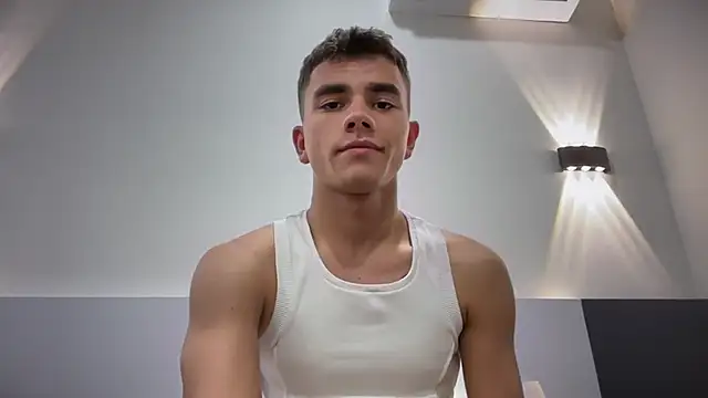 Just_Max02 XXX чат на живо