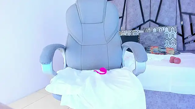 XXX chat uživo modela JeinnoveMontenegr0