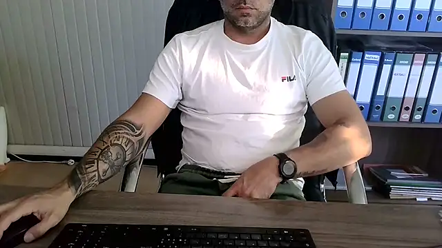 Evasionee Chat XXX live