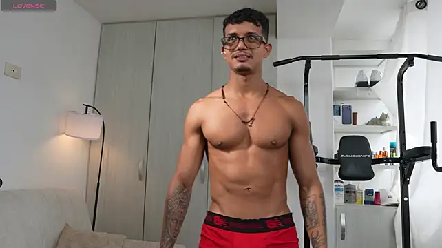 Paradise_boy__ Adlı Modelin Canlı XXX Sohbeti