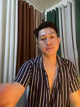 xshyboyx Chat XXX live