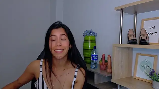 EmmiShery Chat XXX live