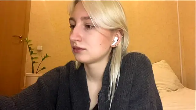 LishaNuding Chat XXX live