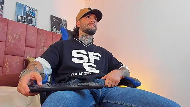 ALPHA_MASTER1 Webcam Show