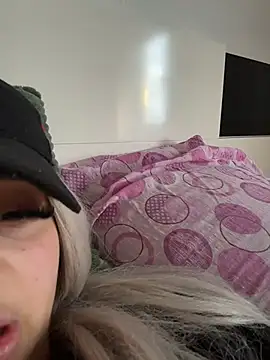 alicexbzz Chat XXX live