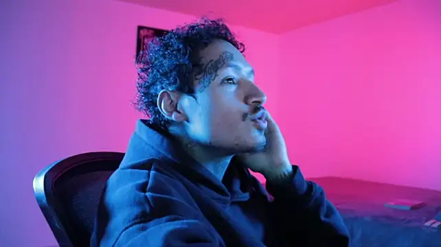 Chat XXX Live trieone