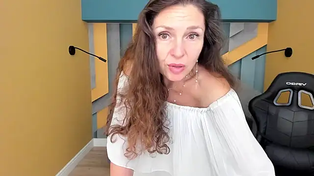 EllaLong's Live XXX Chat