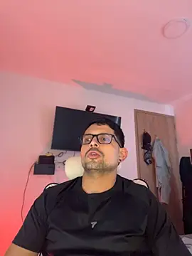 TroyeKnight Chat XXX live