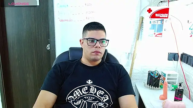 Realjoel01 élő XXX-chatje