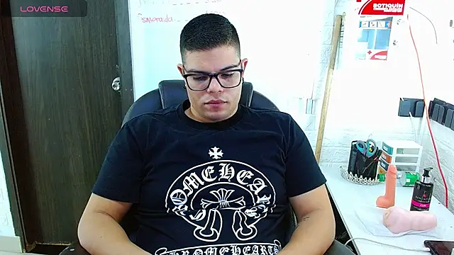 Realjoel01's Live XXX Chat
